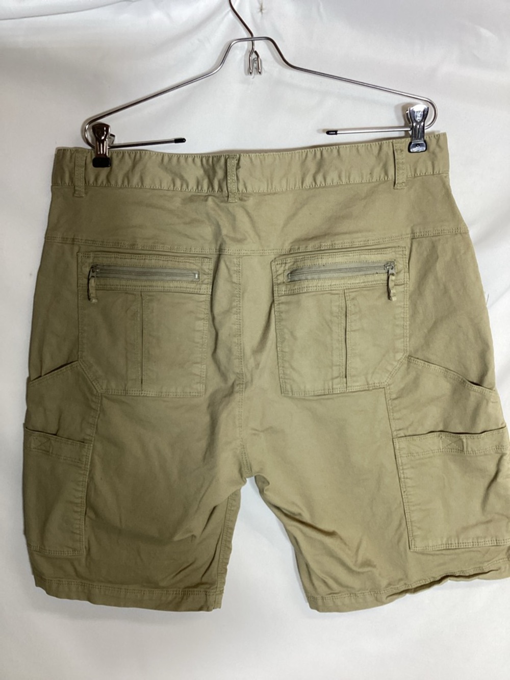 Mens Carbon2Cobalt Khaki Shorts with Lots of Back Pockets Size 36 - Picture 5 of 7